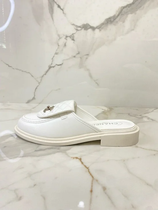 CHANEL Quilted Turnlock Logo Mule Slip-On Lambskin Slide Sandals Women's Size 39 - Picture 14 of 15